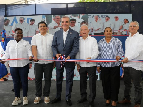 Presidente Abinader inaugura saneada ca&ntilde;ada Cach&oacute;n Oeste en Santo Domingo Este con inversi&oacute;n de RD$68 millones