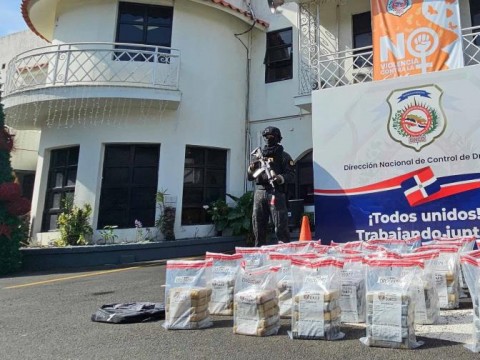 Confiscan 150 paquetes de drogas en el Puerto de Caucedo