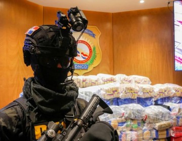 Decomisan 557 paquetes de droga y apresan dos dominicanos en las costas de la provincia Peravia
