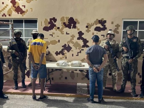 Incautan m&aacute;s de 21 libras de presunta marihuana en Pedernales