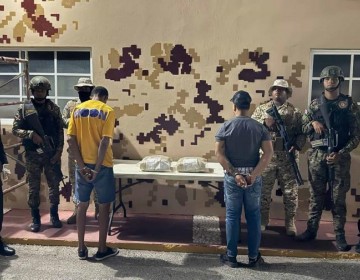 Incautan m&aacute;s de 21 libras de presunta marihuana en Pedernales