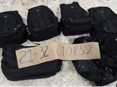 Incautan 45 kilos de coca&iacute;na dentro de mochilas en AILA
