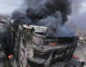 Ocho muertos y decenas de heridos por incendio en un centro comercial en Ir&aacute;n