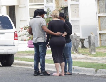 Madres reclaman en Inacif los cuerpos de ni&ntilde;os fallecidos en incendio de Villa Mella