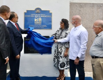 Indotel coloca nombre de Ren&eacute; del Risco Berm&uacute;dez a edificio del Centro Cultural en Zona Colonial