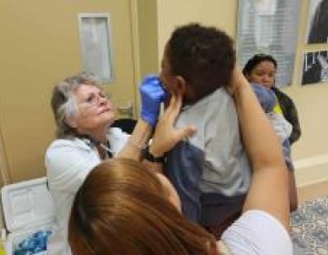 Decenas de personas acuden a jornada de cirug&iacute;as reconstructivas en el hospital Padre Billini