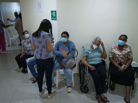 M&eacute;dicos internistas destacan el alza de positividad en casos de COVID-19