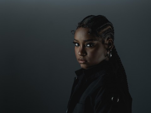 J NOA lanza su &aacute;lbum debut con un autotitulado&nbsp;focus track y video&nbsp;