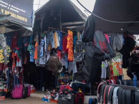 &iexcl;Una pulga peque&ntilde;a! Demandan Alcald&iacute;a de Santo Domingo Oeste desarrabalice plaza del kil&oacute;metro 9