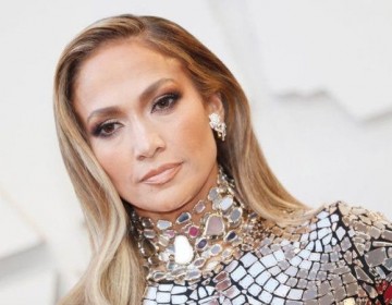 Sin rastros de Ben Affleck, JLo celebra pijama party familiar