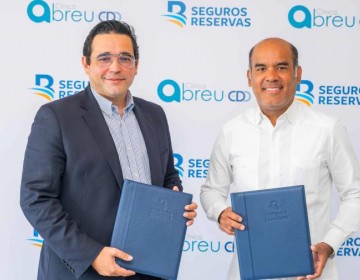 Seguros Reservas firma acuerdo para cobertura de cirug&iacute;a rob&oacute;tica de &uacute;ltima generaci&oacute;n
