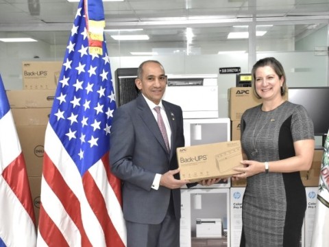 Embajada de EE. UU. entrega equipos a DNCD para mejorar capacidad frente al narco