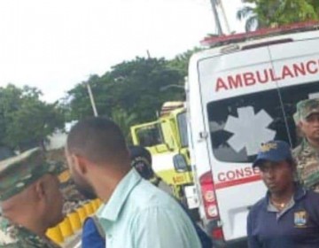 Una joven cay&oacute; al mar mientras hac&iacute;a fotos sobre arrecifes en la autopista Las Am&eacute;ricas