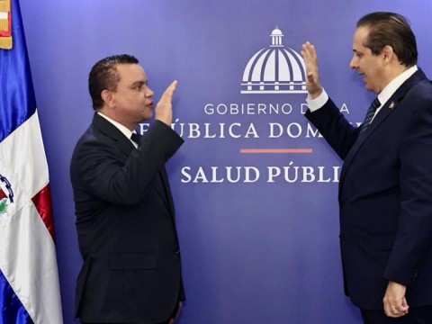 Juramentan a Julio C&eacute;sar Landr&oacute;n como nuevo director del Servicio Nacional de Salud