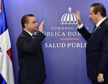 Juramentan a Julio C&eacute;sar Landr&oacute;n como nuevo director del Servicio Nacional de Salud