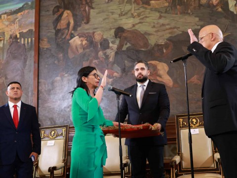 Delcy Rodr&iacute;guez, la mujer que sostiene al chavismo tras la detenci&oacute;n de Maduro
