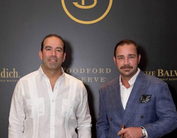 La Bodega y Arturo Fuente Cigar Club celebran a los padres con una experiencia de whisky premium