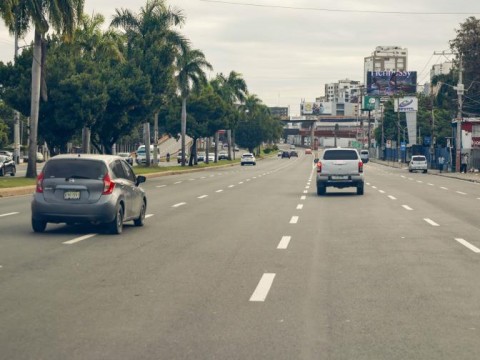 La ciudad vuelve a la rutina: estr&eacute;s por los tapones, la docencia y reapertura de empresas