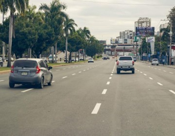 La ciudad vuelve a la rutina: estr&eacute;s por los tapones, la docencia y reapertura de empresas