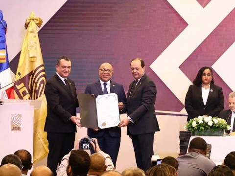 La Junta Central Electoral entrega certificados a los diputados electos en las elecciones de mayo