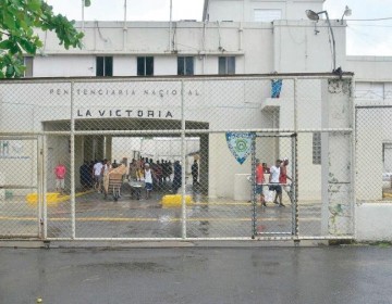 Investigan polic&iacute;as por red de internet en La Victoria