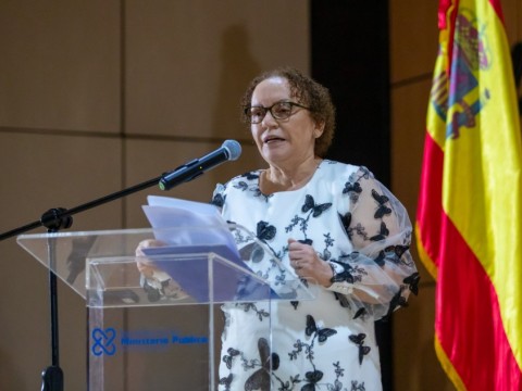 Miriam Germ&aacute;n destaca avances y retos en combate del comercio il&iacute;cito en RD