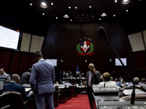 Legisladores no reportan veh&iacute;culos exonerados en declaraciones de bienes