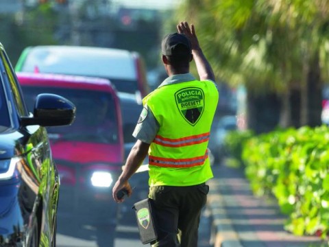 Los extranjeros tambi&eacute;n necesitan de una licencia habilitada para conducir en RD