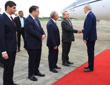 Presidente Abinader llega a Panam&aacute;, donde ser&aacute; orador principal del Congreso Mundial de Zonas Francas