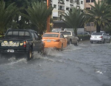 Lluvias continuar&aacute;n hasta el mi&eacute;rcoles por una nueva vaguada