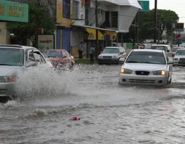 Declaran alerta preventiva en 13 departamentos de Honduras por una onda tropical