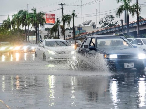 Aguaceros continuar&aacute;n durante el fin de semana por vaguada sobre el pa&iacute;s
