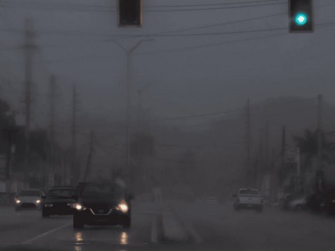 Decenas de personas refugiadas y v&iacute;as clausuradas por las fuertes lluvias en Puerto Rico