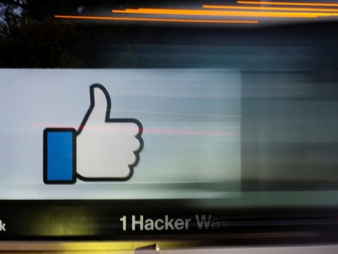 Los algoritmos de Facebook generan autom&aacute;ticamente contenido que promueve el terrorismo