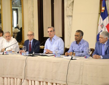 Presidente Abinader propone gran pacto entre gobierno, partidos pol&iacute;ticos y sociedad civil para enfrentar cambio clim&aacute;tico