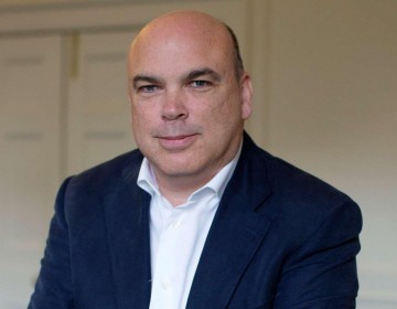 Magnate brit&aacute;nico Mike Lynch y su hija, entre los desaparecidos en un yate en Italia