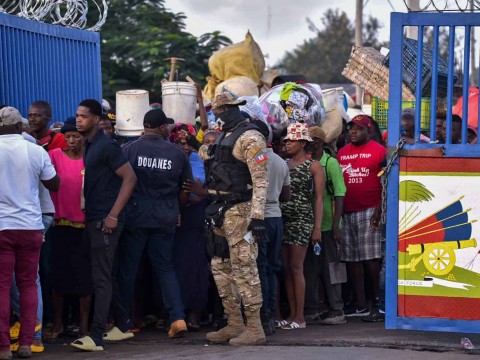 Gran flujo de haitianos en el mercado binacional de Dajab&oacute;n