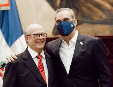 Hip&oacute;lito dice est&aacute;n encuestando a ver cu&aacute;les funcionarios ser&aacute;n ratificados y cu&aacute;les saldr&aacute;n del Gobierno