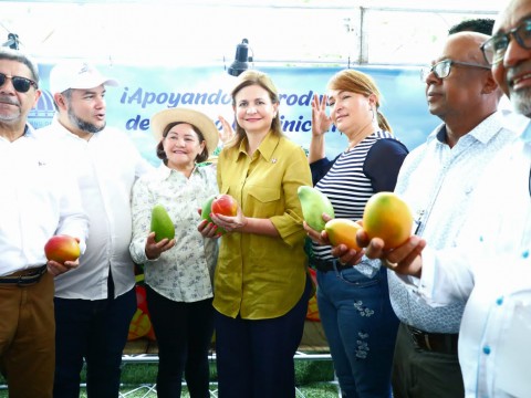 Vicepresidenta visita Feria Expo Mango 2023