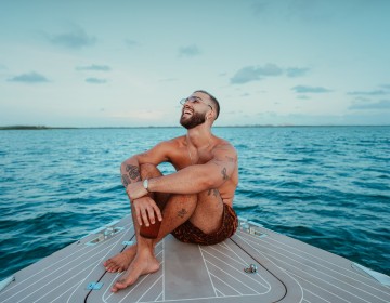 MANUEL TURIZO ESTRENA SU NUEVO SENCILLO &ldquo;M&Iacute;RAME AHORA (SALUD MI REINA)&rdquo;