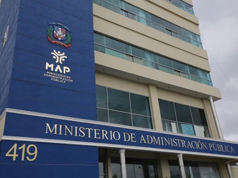 Gobierno dispone reducci&oacute;n de jornada laboral este viernes en instituciones p&uacute;blicas