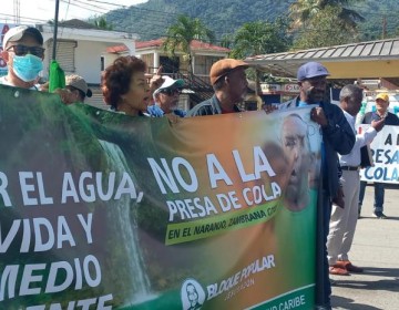 Marcha y concentraci&oacute;n en Bonao en contra de la Barrick Gold y la presa de cola