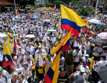 Marchas de apoyo a &Aacute;lvaro Uribe movilizan a Colombia