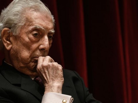Mario Vargas Llosa es hospitalizado por segunda vez