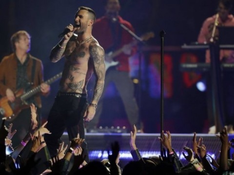 Maroon 5 decepciona con su espect&aacute;culo de medio tiempo