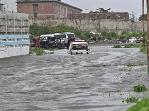 Jamaica siente el impacto del ojo de Melissa, un hurac&aacute;n de categor&iacute;a 5