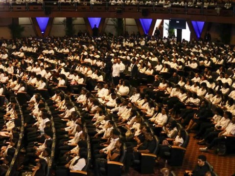 Mescyt a grad&uacute;a 20,000 j&oacute;venes del programa Ingl&eacute;s de Inmersi&oacute;n 2025