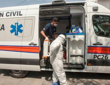 Ciudad de M&eacute;xico a&ntilde;ade t&eacute; medicinal a kit para atender a enfermos de COVID-19