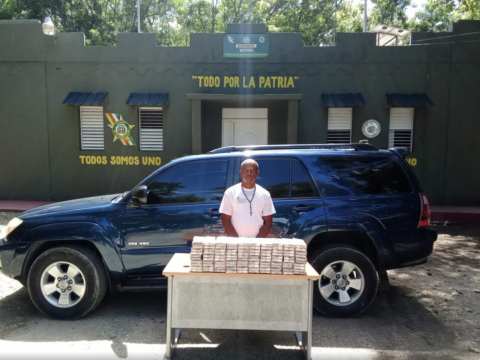 Arrestan a un exmiembro de la PN con 10,000 cigarrillos il&iacute;citos en San Juan