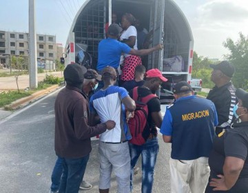 Migraci&oacute;n fren&oacute; ayer las redadas contra ilegales